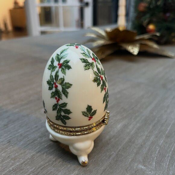 Formalities by Baum Brothers Porcelain Egg - Picture 3 of 6